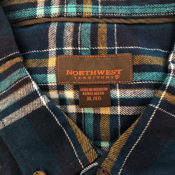 🛒 $15 NORTHWEST TERRITORY Blue Button Up Flannel Plaid Long Sleeve NWT - Picture 3 of 4
